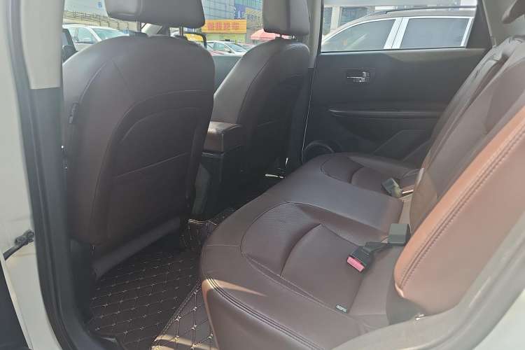 Used Nissan Qashqai 2013 2.0 XV X-Treme CVT 2WD Interior 1
