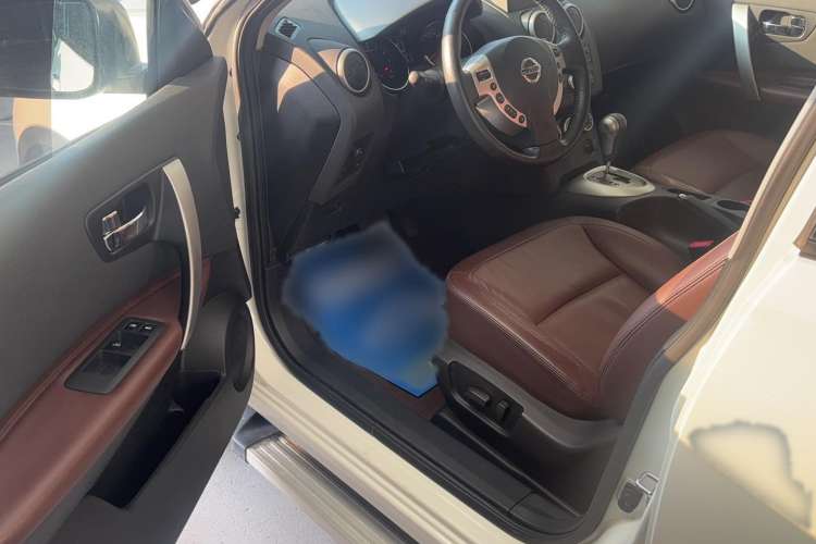 Used Nissan Qashqai 2013 2.0 XV X-Treme CVT 2WD Interior 2