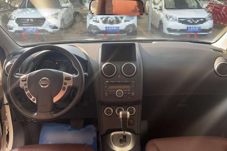 Used Nissan Qashqai 2013 2.0 XV X-Treme CVT 2WD Interior 3