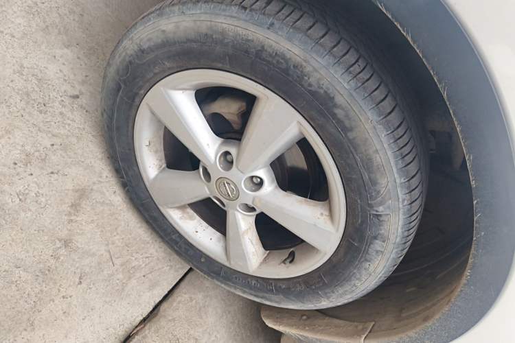 Used Nissan Qashqai 2013 2.0 XV X-Treme CVT 2WD Left Front Wheel Hub