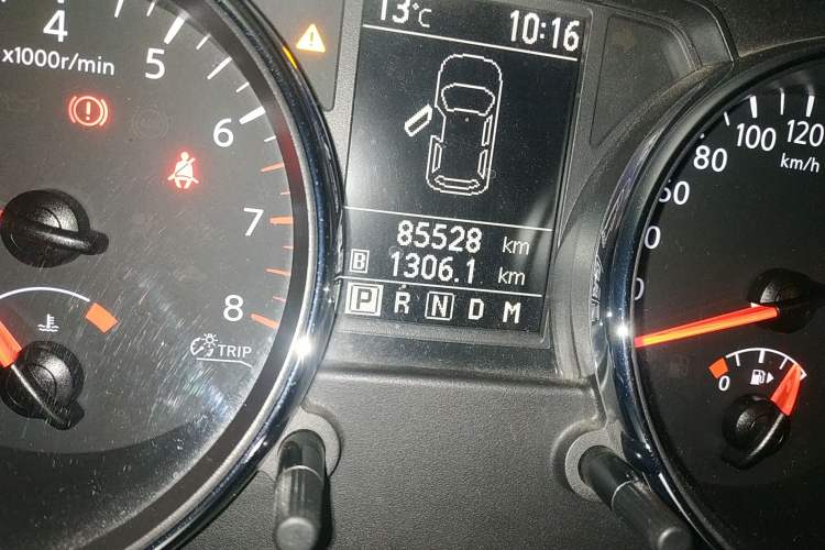 Used Nissan Qashqai 2013 2.0 XV X-Treme CVT 2WD Odometer Close Up