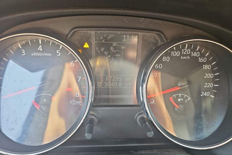 Used Nissan Qashqai 2013 2.0 XV X-Treme CVT 2WD Odometer Close Up