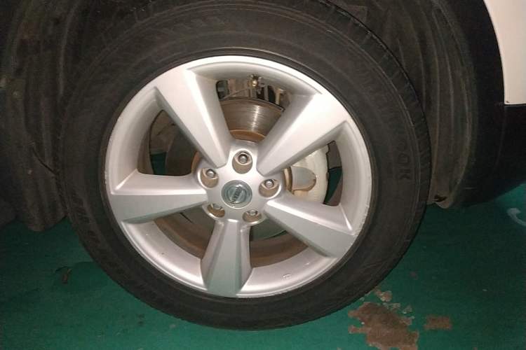Used Nissan Qashqai 2013 2.0 XV X-Treme CVT 2WD Right Front Wheel Hub
