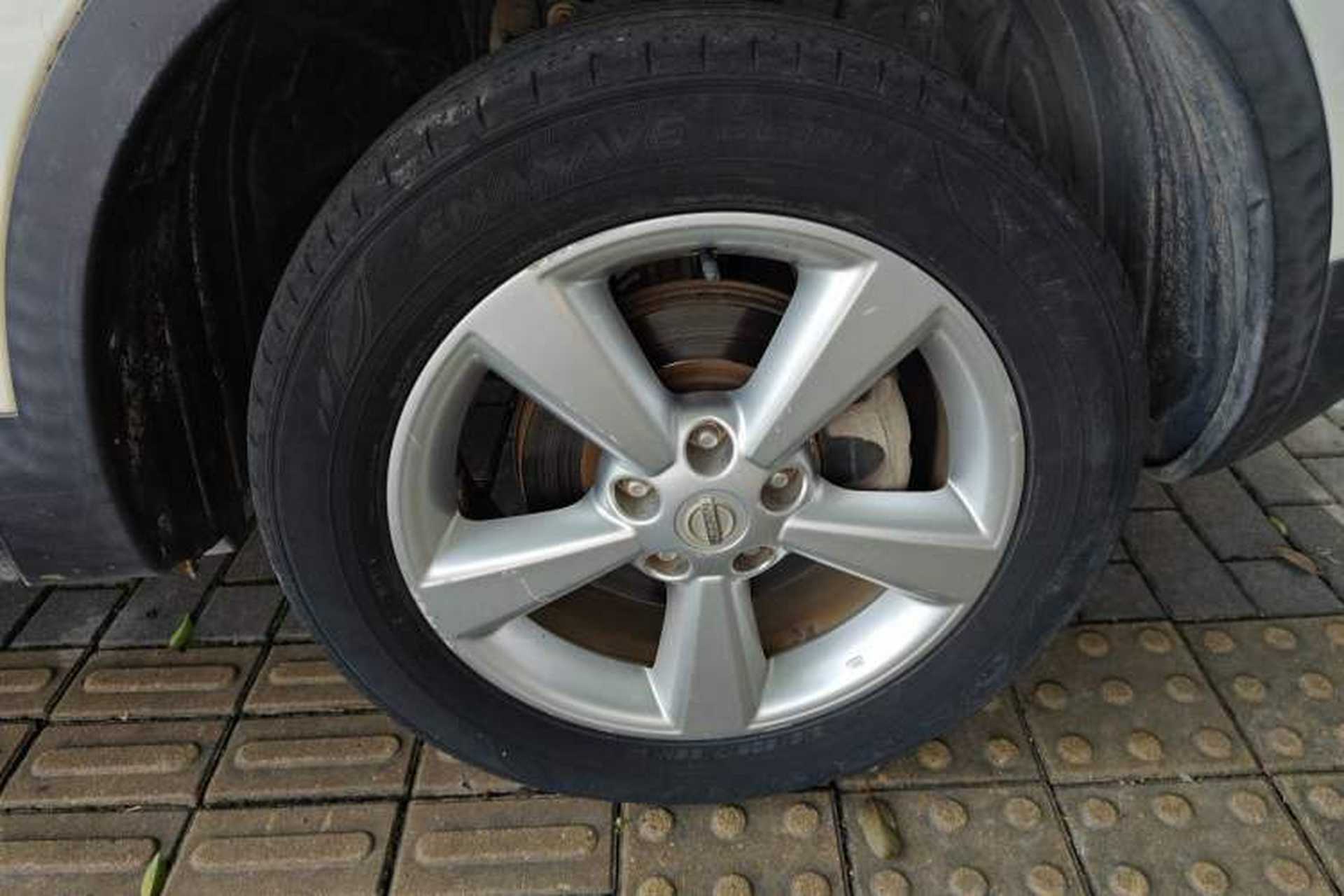 Used Nissan Qashqai 2013 2.0 XV X-Treme CVT 2WD Right Front Wheel Hub