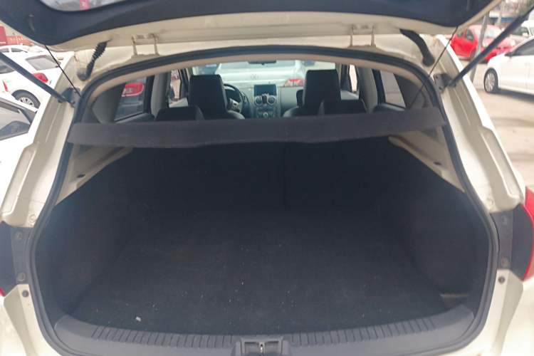 Used Nissan Qashqai 2013 2.0 XV X-Treme CVT 2WD Trunk