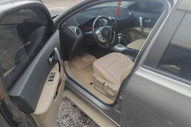 Used Nissan Qashqai 2015 2.0 XL Coolfire CVT 2WD Driver Seat
