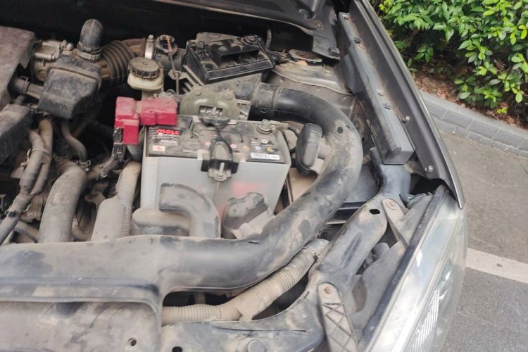 Used Nissan Qashqai 2015 2.0 XV Coolray CVT 2WD Engine Bay Left