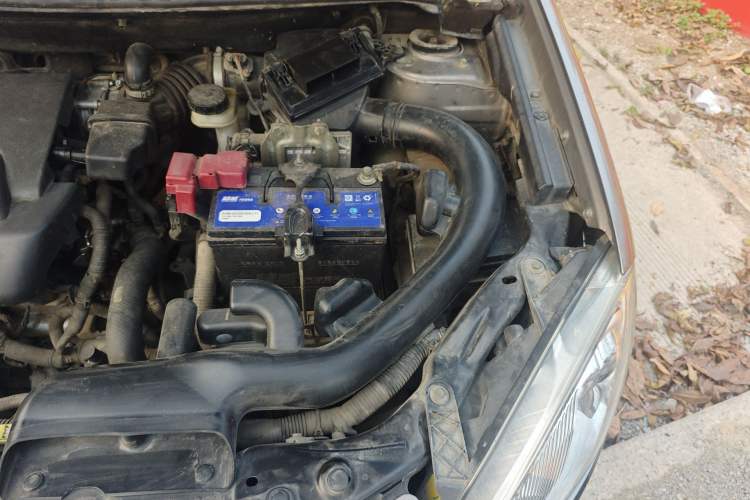Used Nissan Qashqai 2015 2.0 XL Coolfire CVT 2WD Engine Bay Left