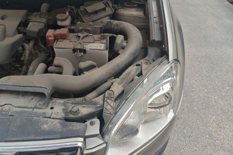 Used Nissan Qashqai 2015 2.0 XL Coolfire CVT 2WD Engine Bay Left