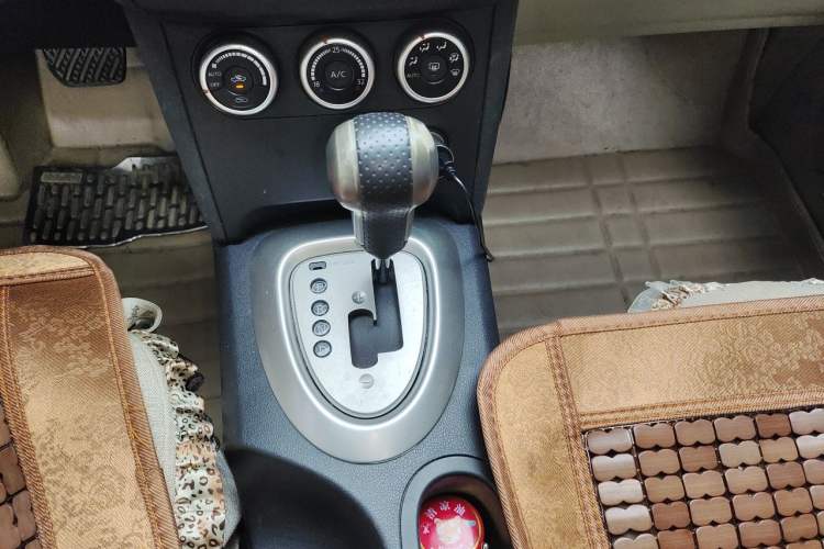 Used Nissan Qashqai 2015 2.0 XV Coolray CVT 2WD Gear Lever