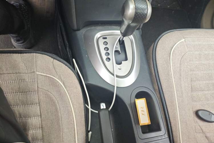 Used Nissan Qashqai 2015 2.0 XL Coolfire CVT 2WD Gear Lever