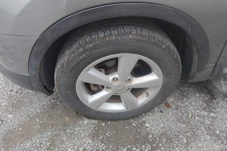Used Nissan Qashqai 2015 2.0 XL Coolfire CVT 2WD Left Front Wheel Hub