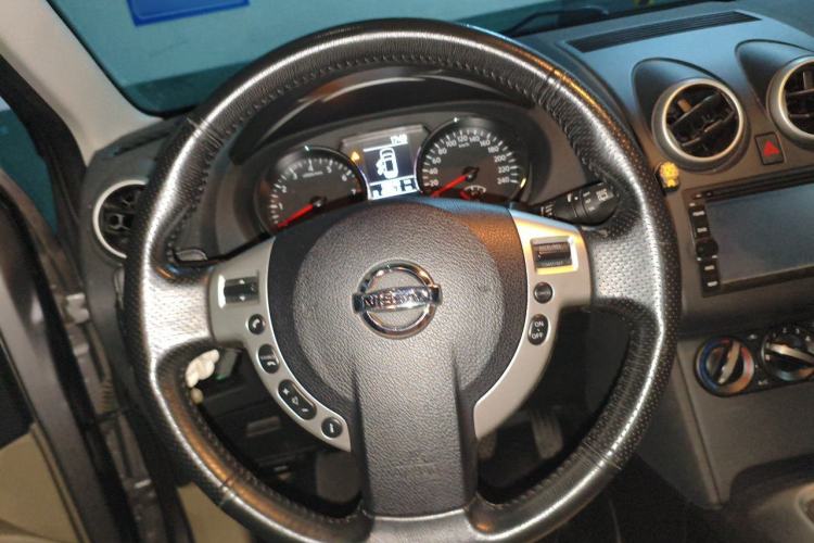 Used Nissan Qashqai 2015 2.0 XL Coolfire CVT 2WD Steering Wheel