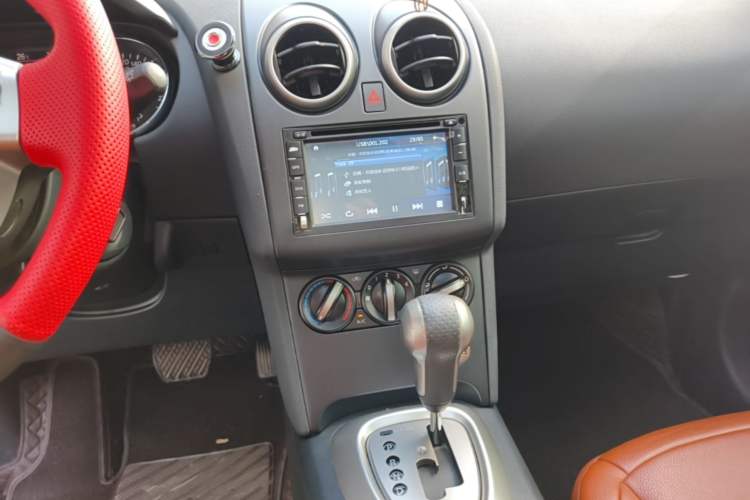 Used Nissan Qashqai 2015 2.0 XL Coolfire CVT 2WD Audio And AC Panel