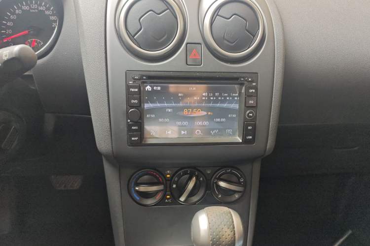 Used Nissan Qashqai 2015 2.0 XL Coolfire CVT 2WD Audio And AC Panel