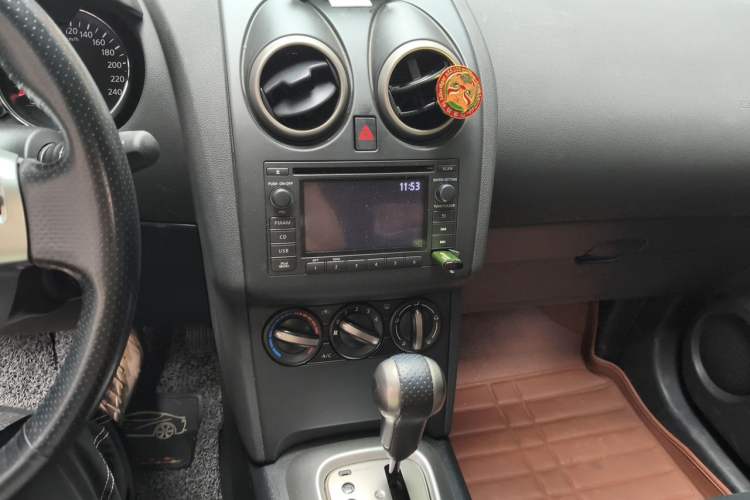 Used Nissan Qashqai 2015 2.0 XL Coolfire CVT 2WD Audio And AC Panel