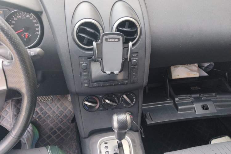Used Nissan Qashqai 2015 2.0 XL Coolfire CVT 2WD Audio And AC Panel
