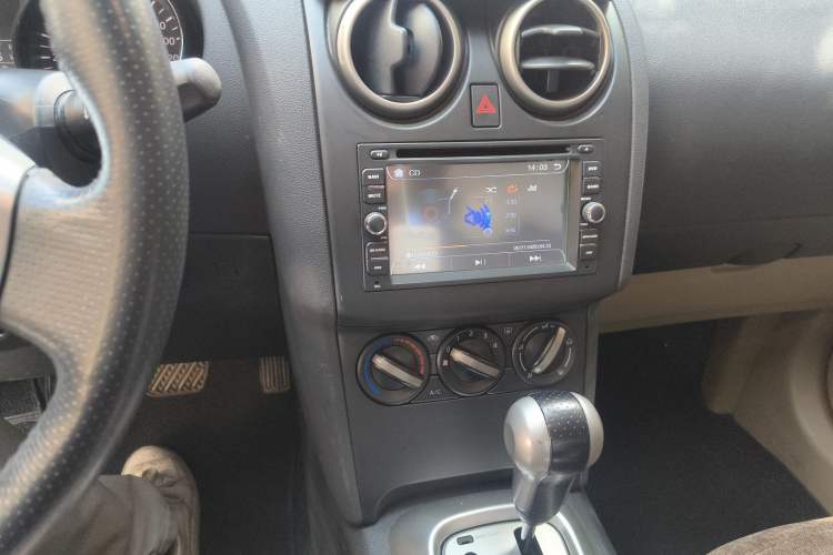 Used Nissan Qashqai 2015 2.0 XL Coolfire CVT 2WD Audio And AC Panel