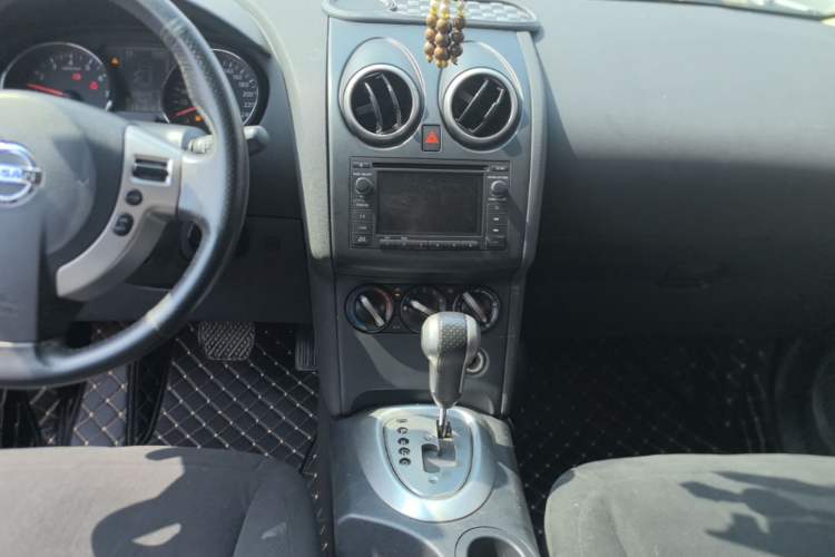 Used Nissan Qashqai 2015 2.0 XL Coolfire CVT 2WD Audio And AC Panel