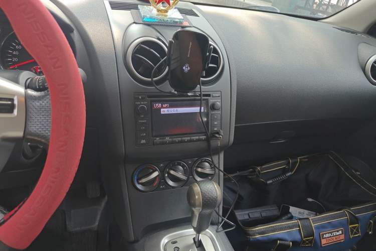 Used Nissan Qashqai 2015 2.0 XL Coolfire CVT 2WD Audio And AC Panel