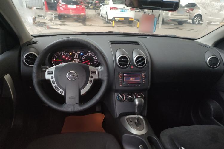 Used Nissan Qashqai 2015 2.0 XL Coolfire CVT 2WD Center Console