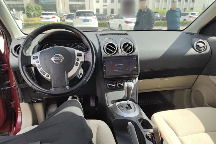 Used Nissan Qashqai 2015 2.0 XL Coolfire CVT 2WD Center Console
