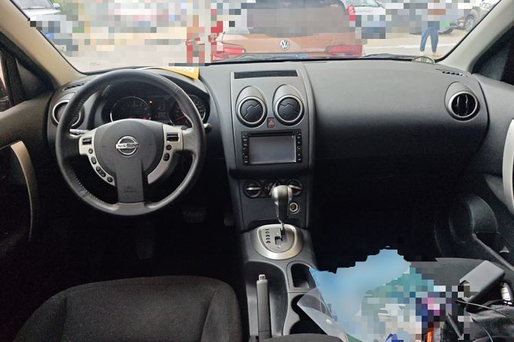 Used Nissan Qashqai 2015 2.0 XL Coolfire CVT 2WD Center Console