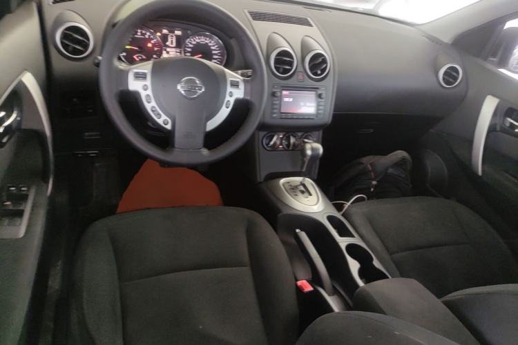 Used Nissan Qashqai 2015 2.0 XL Coolfire CVT 2WD Center Console