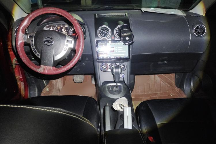 Used Nissan Qashqai 2015 2.0 XL Coolfire CVT 2WD Center Console