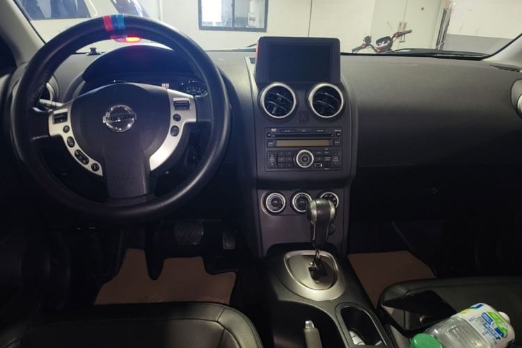Used Nissan Qashqai 2015 2.0 XL Coolfire CVT 2WD Center Console