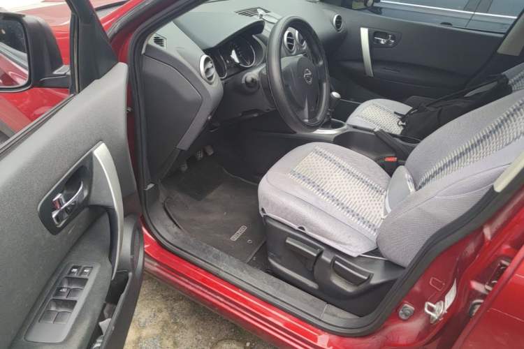 Used Nissan Qashqai 2015 2.0 XL Cool Fire MT 2WD Driver Seat