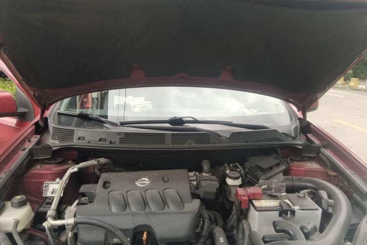 Used Nissan Qashqai 2015 2.0 XL Coolfire CVT 2WD Engine Bay