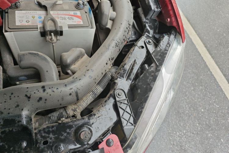 Used Nissan Qashqai 2015 2.0 XL Coolfire CVT 2WD Engine Bay Left
