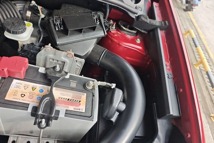 Used Nissan Qashqai 2015 2.0 XL Coolfire CVT 2WD Engine Bay Left