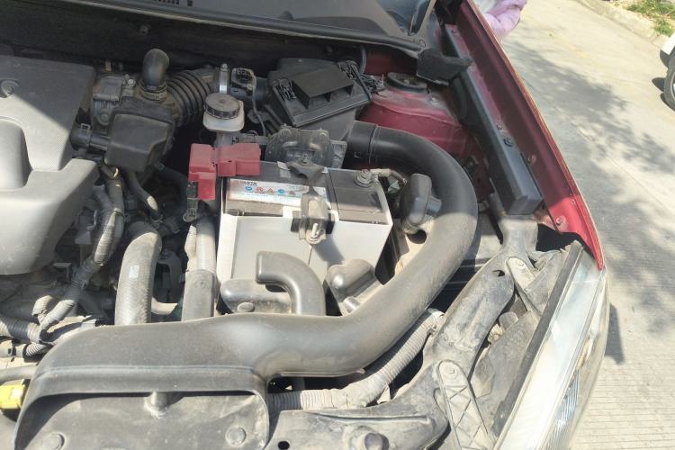 Used Nissan Qashqai 2015 2.0 XL Coolfire CVT 2WD Engine Bay Left