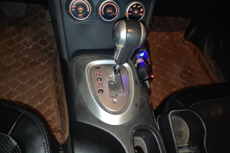 Used Nissan Qashqai 2015 2.0 XV Coolray CVT 2WD Gear Lever