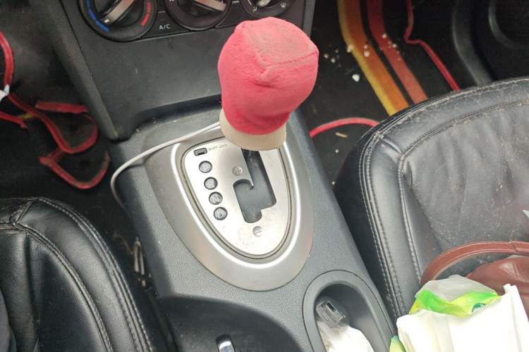 Used Nissan Qashqai 2015 2.0 XL Coolfire CVT 2WD Gear Lever