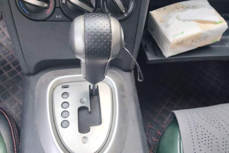 Used Nissan Qashqai 2015 2.0 XL Coolfire CVT 2WD Gear Lever