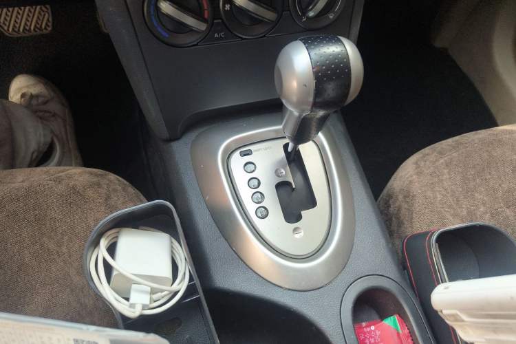 Used Nissan Qashqai 2015 2.0 XL Coolfire CVT 2WD Gear Lever