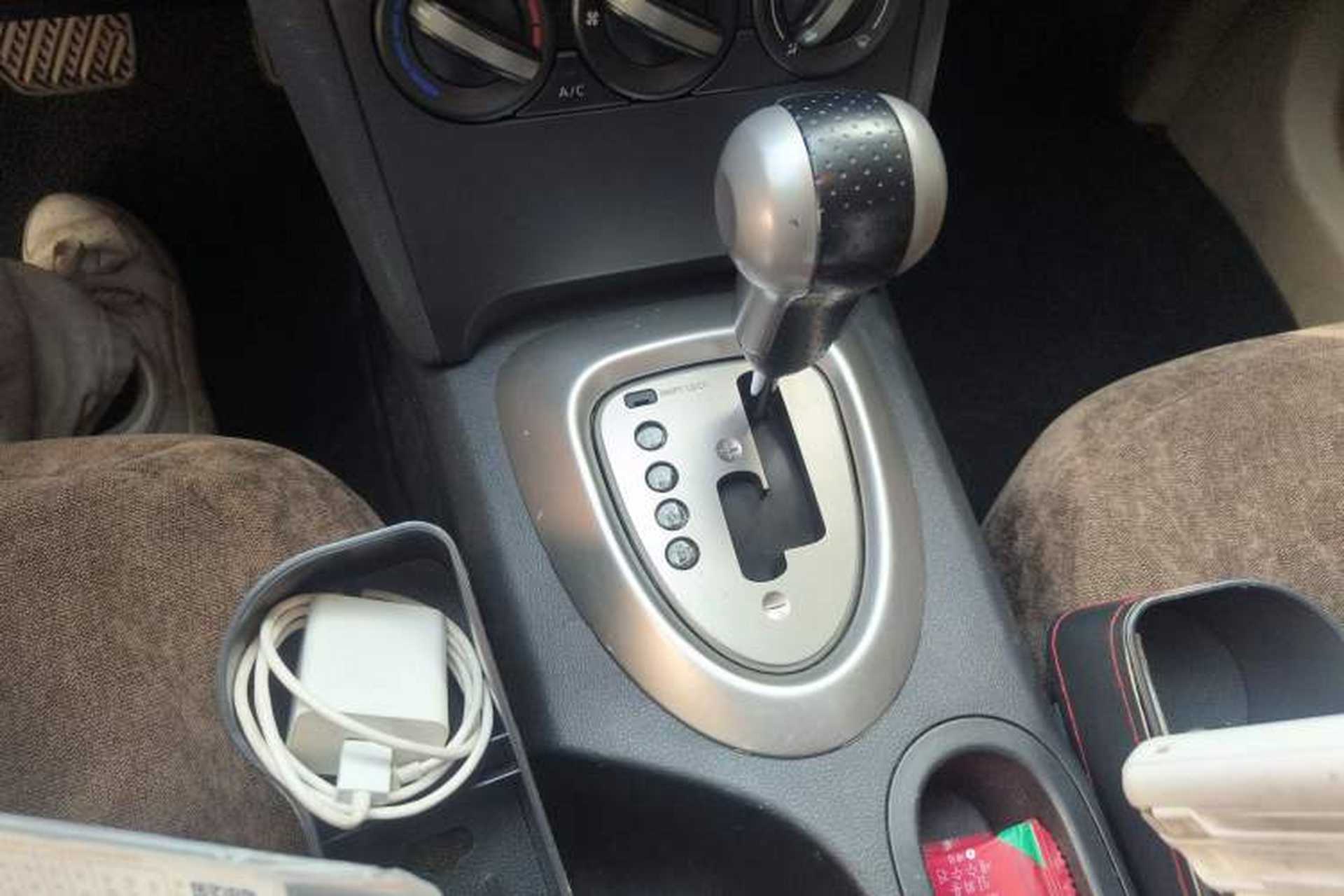 Used Nissan Qashqai 2015 2.0 XL Coolfire CVT 2WD Gear Lever