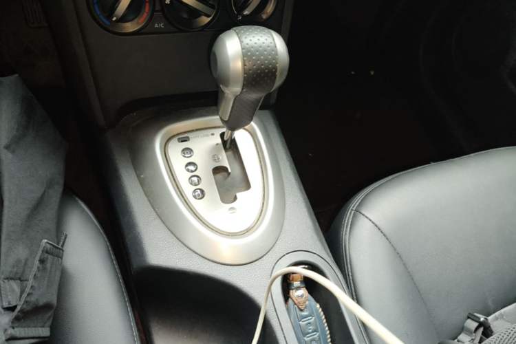 Used Nissan Qashqai 2015 2.0 XL Coolfire CVT 2WD Gear Lever