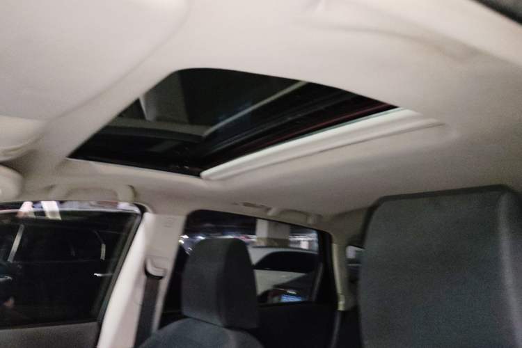 Used Nissan Qashqai 2015 2.0 XL Coolfire CVT 2WD Headliner