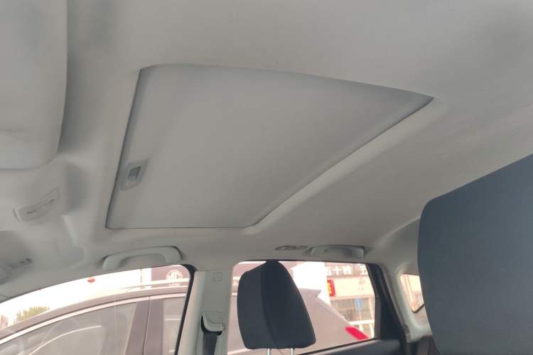 Used Nissan Qashqai 2015 2.0 XL Coolfire CVT 2WD Headliner