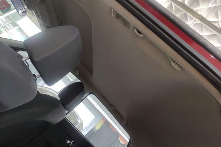 Used Nissan Qashqai 2015 2.0 XL Coolfire CVT 2WD Headliner