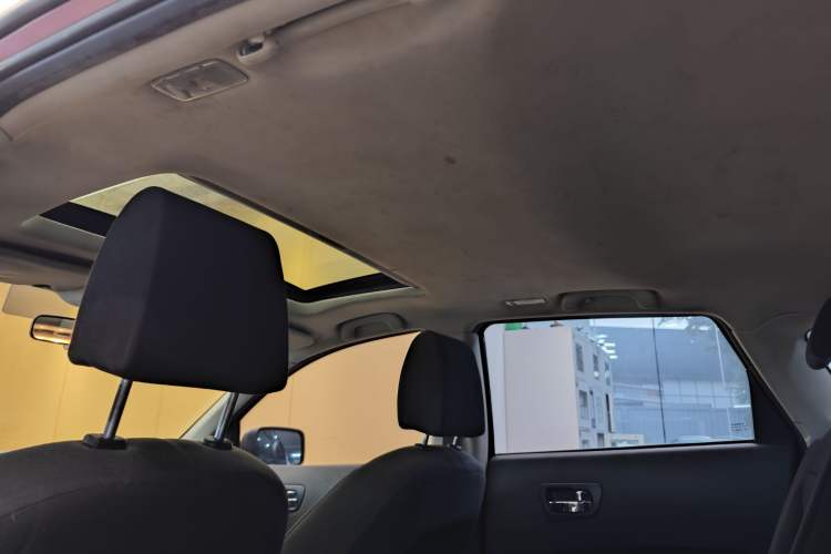 Used Nissan Qashqai 2015 2.0 XL Coolfire CVT 2WD Headliner
