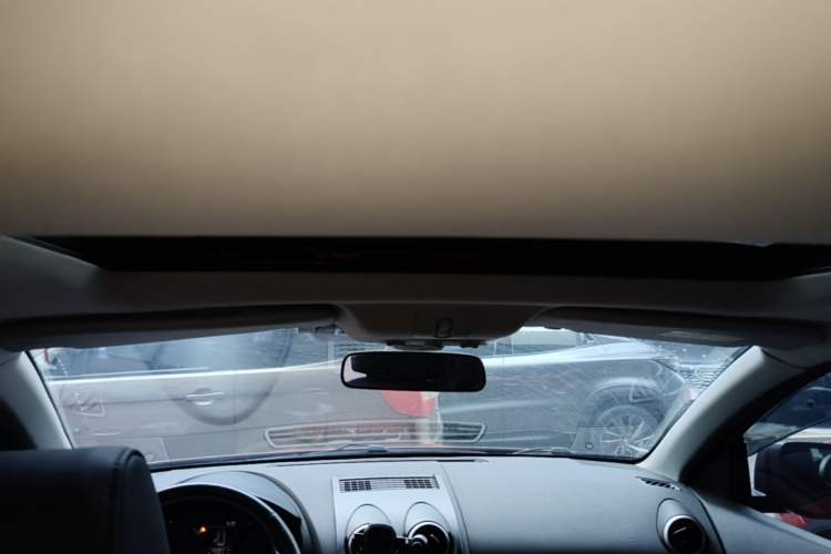Used Nissan Qashqai 2015 2.0 XL Coolfire CVT 2WD Headliner