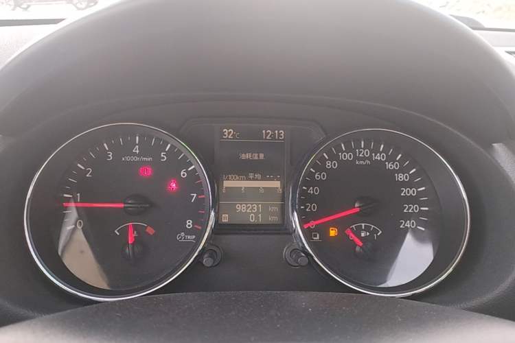 Used Nissan Qashqai 2015 2.0 XL Cool Fire MT 2WD Instrument Cluster