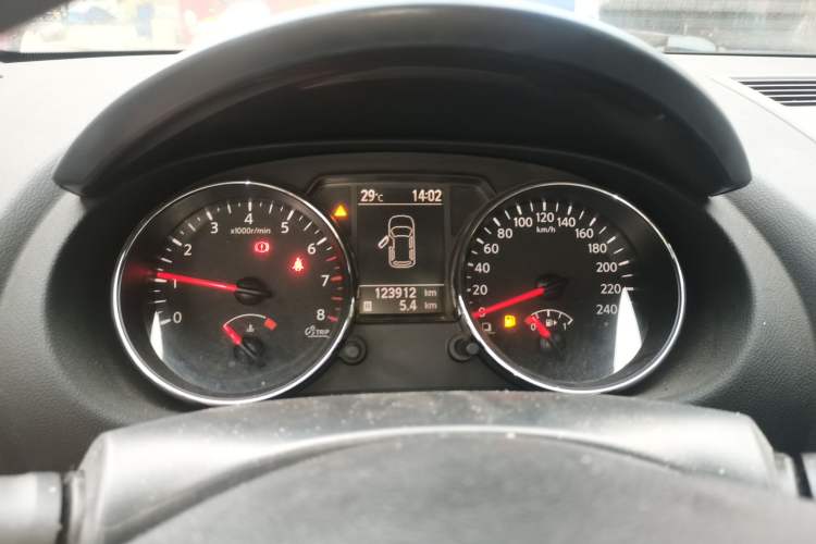 Used Nissan Qashqai 2015 2.0 XL Cool Fire MT 2WD Instrument Cluster