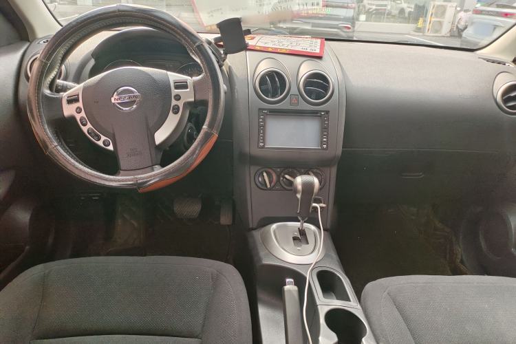 Used Nissan Qashqai 2015 2.0 XL Coolfire CVT 2WD Interior 1