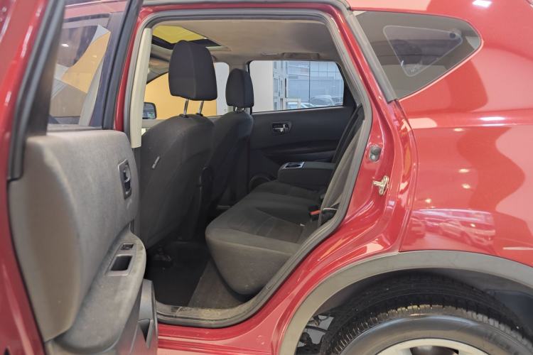 Used Nissan Qashqai 2015 2.0 XL Coolfire CVT 2WD Interior 1